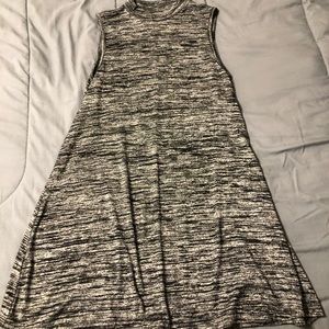 Sleeveless dress